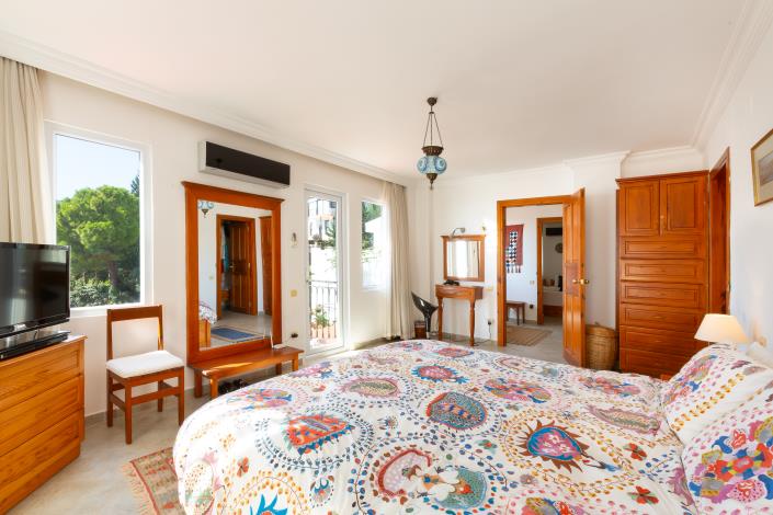 Image No.30-4 Bed Villa for sale