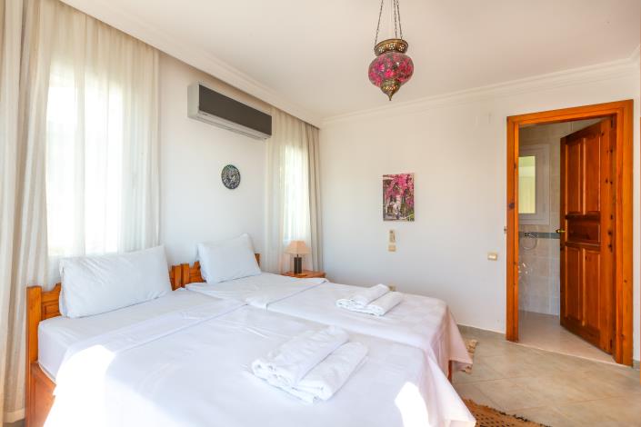 Image No.34-4 Bed Villa for sale