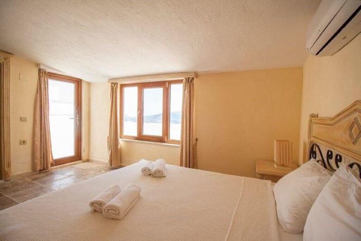 Image No.17-3 Bed Villa for sale