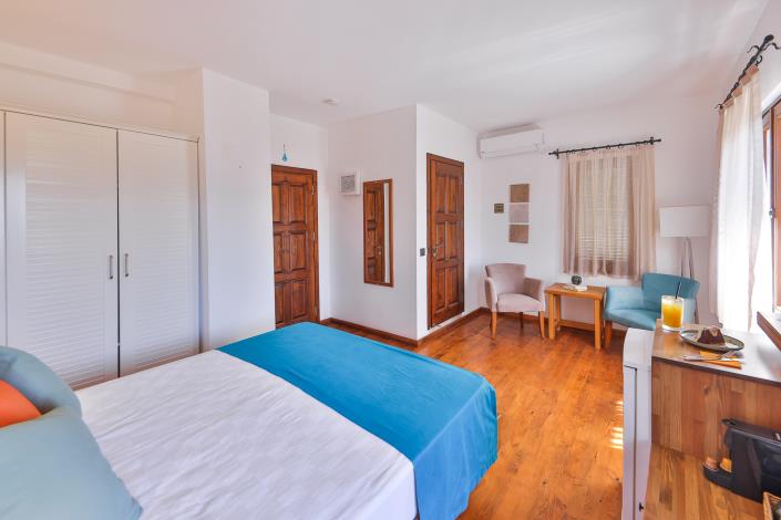 Image No.16-6 Bed Hotel for sale