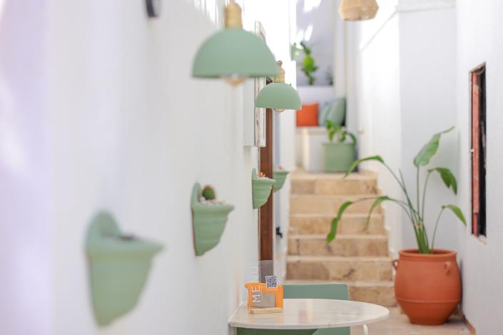 Image No.33-6 Bed Hotel for sale