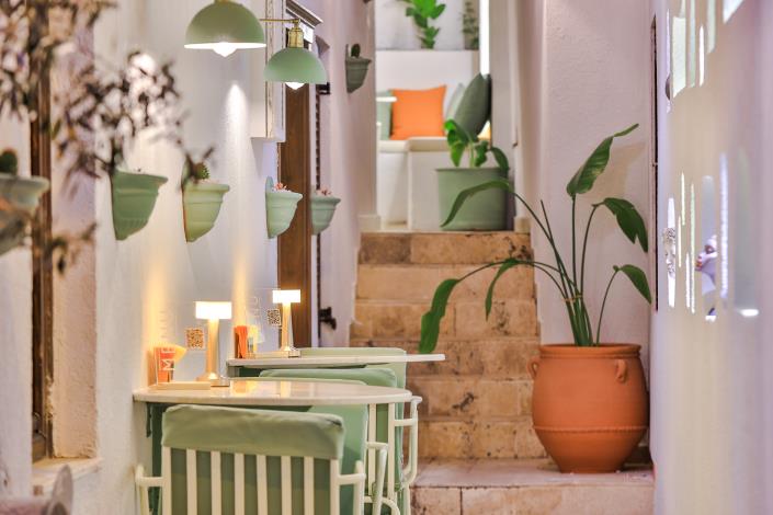 Image No.40-6 Bed Hotel for sale