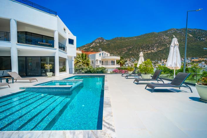 Image No.11-6 Bed Villa for sale