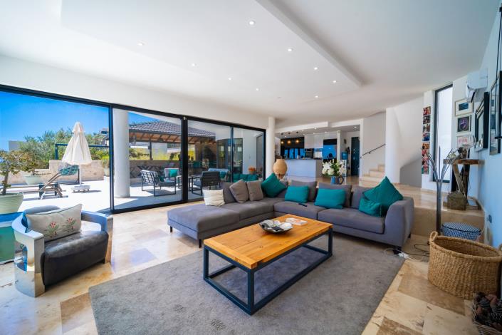 Image No.15-6 Bed Villa for sale