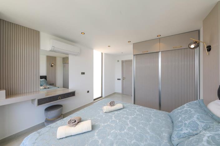 Image No.20-2 Bed Villa for sale