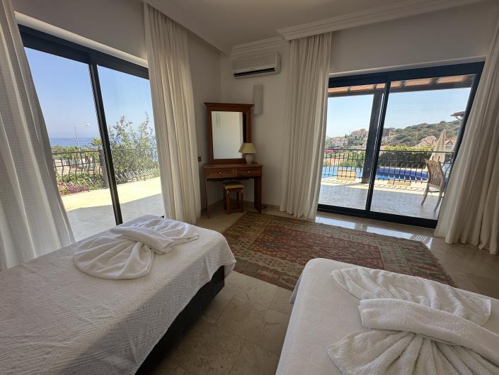 Image No.18-3 Bed Villa for sale