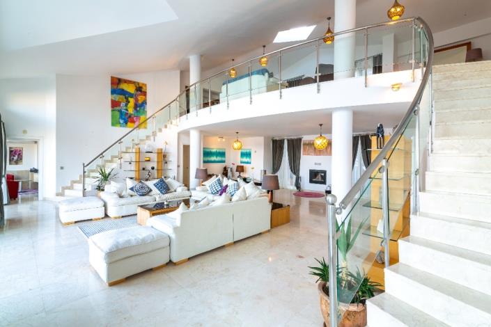 Image No.21-9 Bed Villa for sale