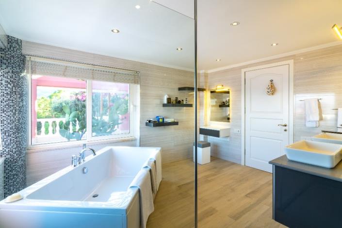 Image No.27-9 Bed Villa for sale