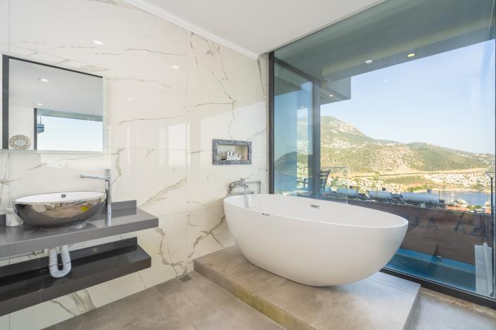 Image No.18-8 Bed Villa for sale