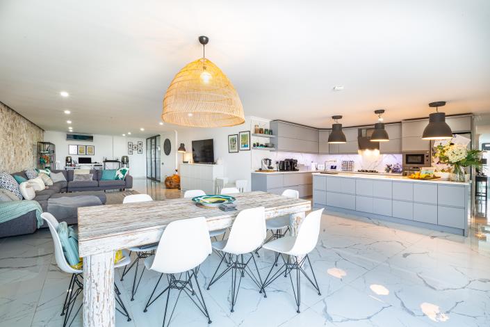 Image No.29-8 Bed Villa for sale