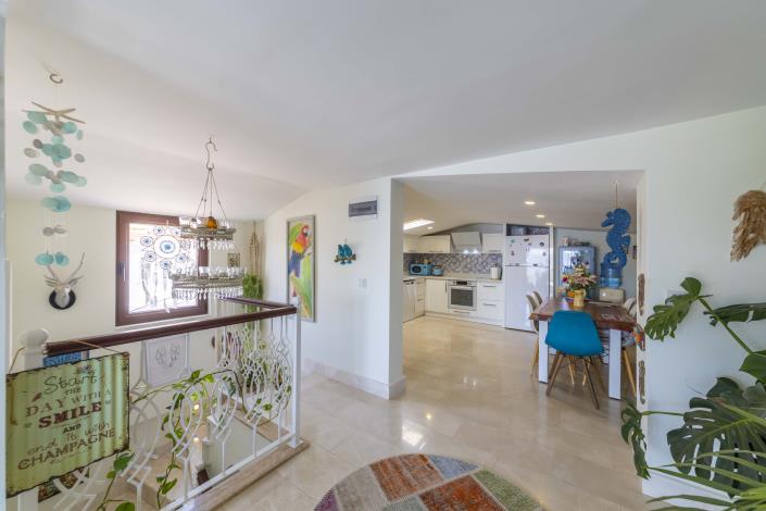 Image No.23-3 Bed Apartment for sale