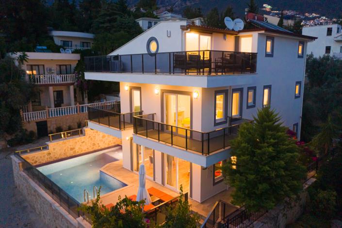 Image No.5-5 Bed Villa for sale