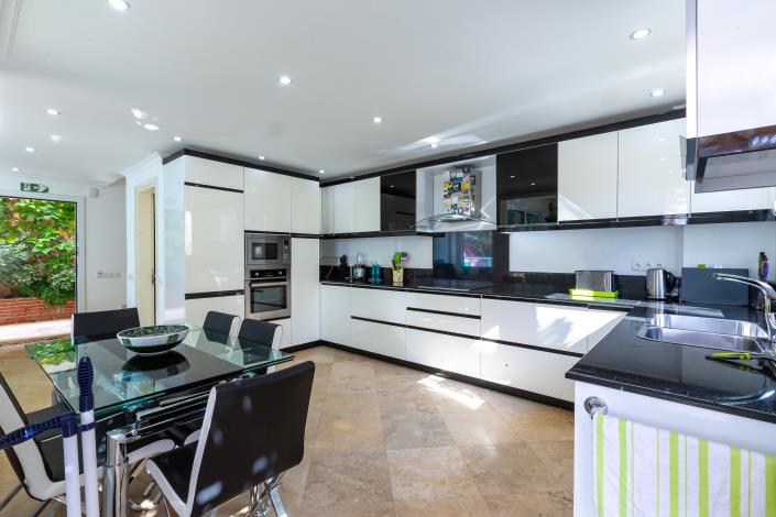 Image No.13-3 Bed Villa for sale