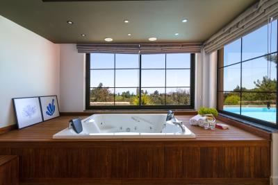 WhatsApp-Image-2025-10-31-at-17-25-38