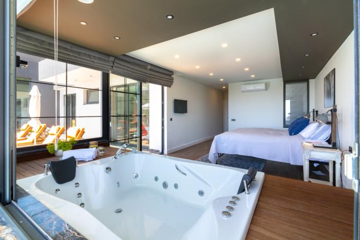 Image No.17-2 Bed Villa for sale