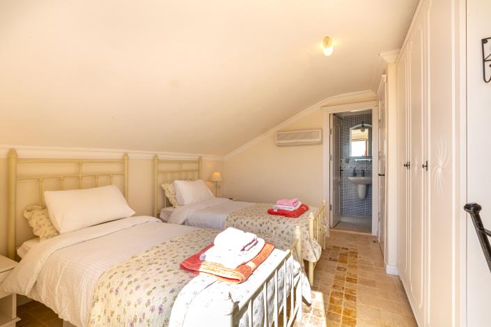 Image No.40-3 Bed Villa for sale