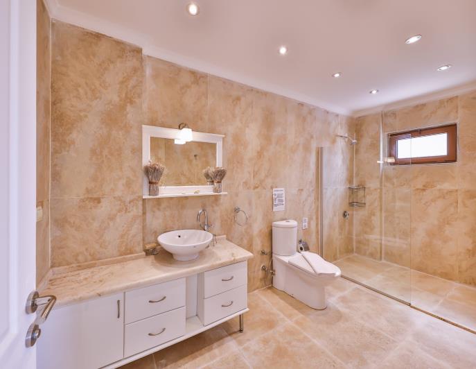 Image No.42-5 Bed Villa for sale