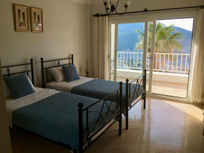 Image No.10-2 Bed Apartment for sale