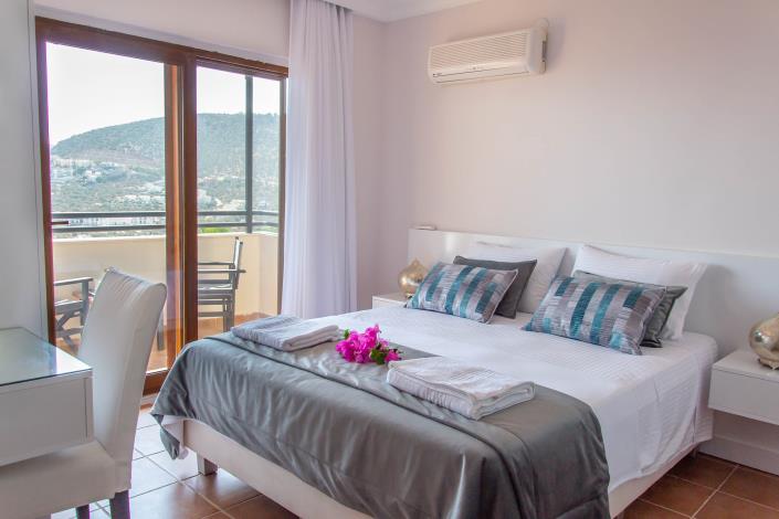 Image No.19-3 Bed Villa for sale