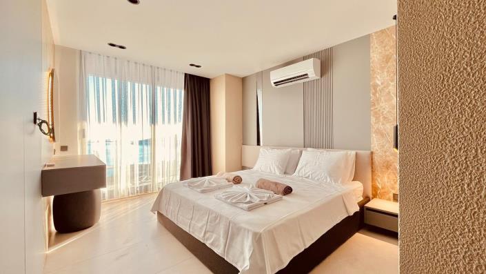 Image No.10-3 Bed Villa for sale