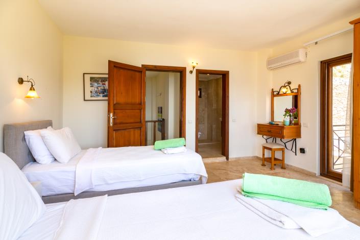 Image No.25-4 Bed Villa for sale