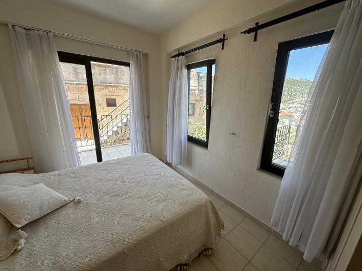 Image No.14-3 Bed Apartment for sale