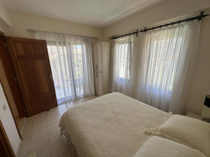 Image No.18-3 Bed Apartment for sale