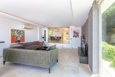 Hillside-2_need_company-18