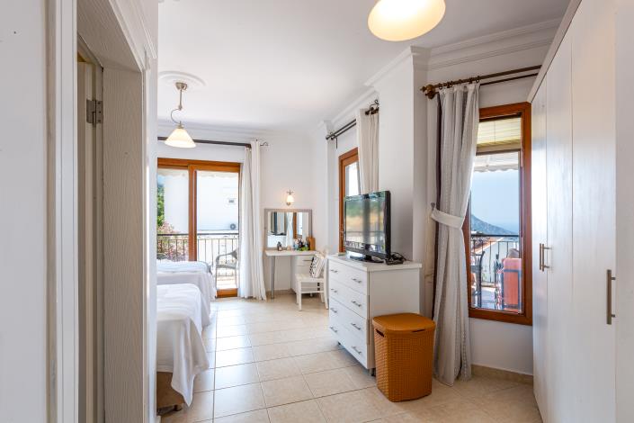 Image No.28-4 Bed Villa for sale