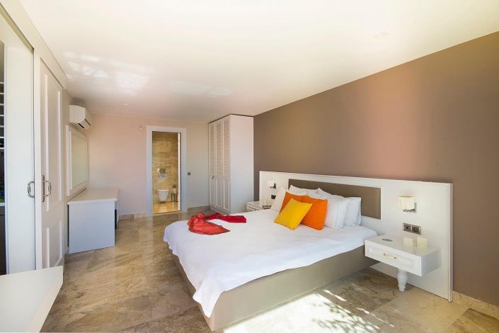 Image No.21-2 Bed Apartment for sale