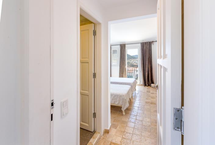 Image No.10-2 Bed Apartment for sale