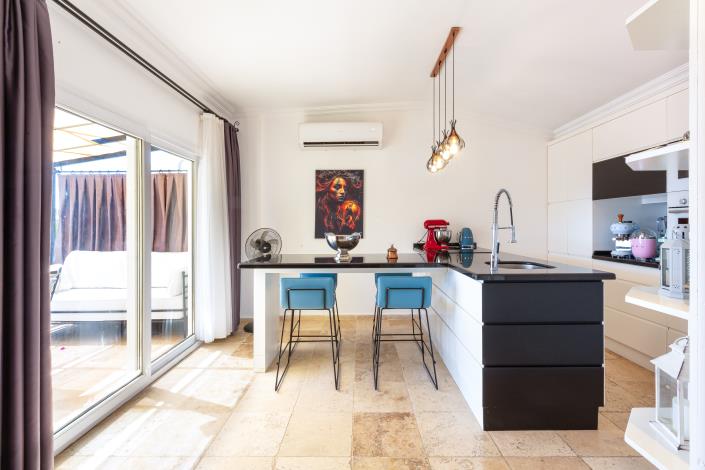Image No.28-2 Bed Apartment for sale