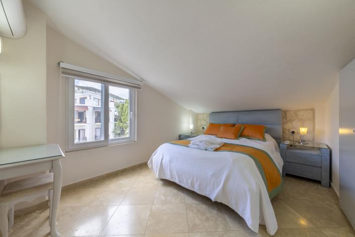 Image No.22-3 Bed Apartment for sale
