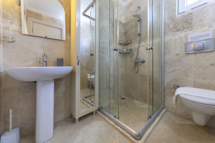 Image No.24-3 Bed Apartment for sale