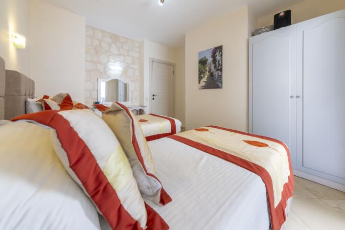 Image No.30-3 Bed Apartment for sale