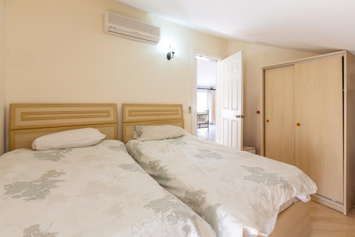 Image No.24-3 Bed Apartment for sale