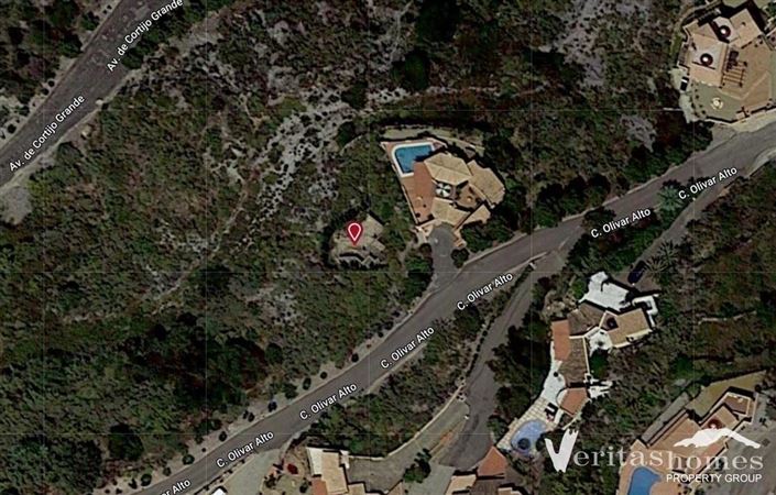 Image No.10-3 Bed Land for sale