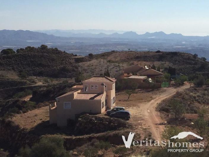 Image No.1-3 Bed Villa for sale