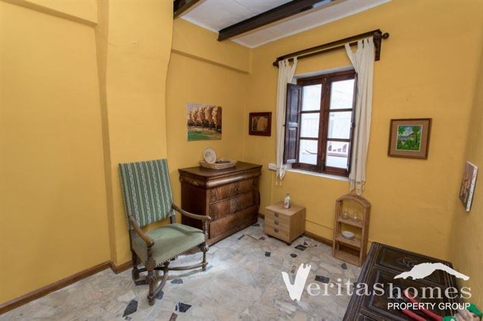 Image No.10-2 Bed Commercial for sale