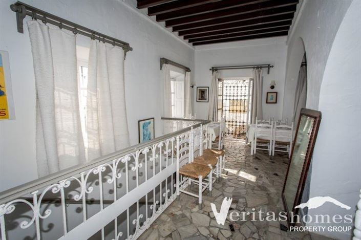 Image No.3-2 Bed Commercial for sale