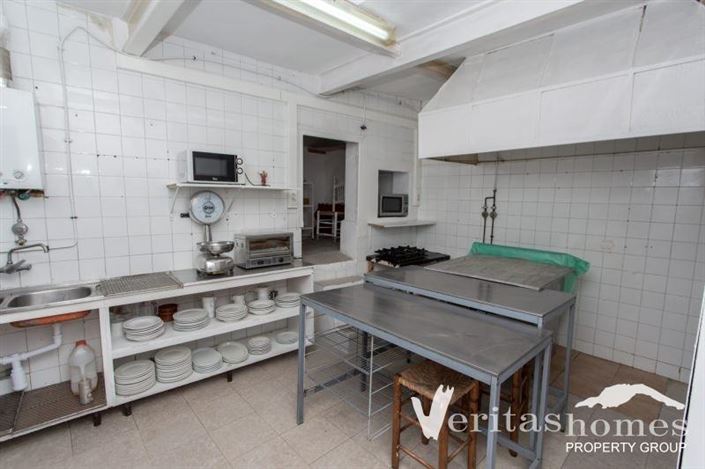 Image No.5-2 Bed Commercial for sale