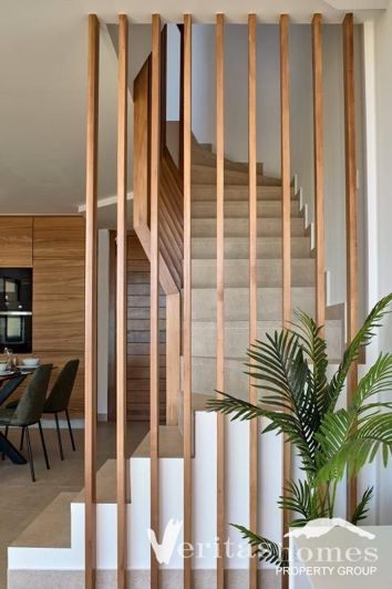 Image No.10-2 Bed Townhouse for sale