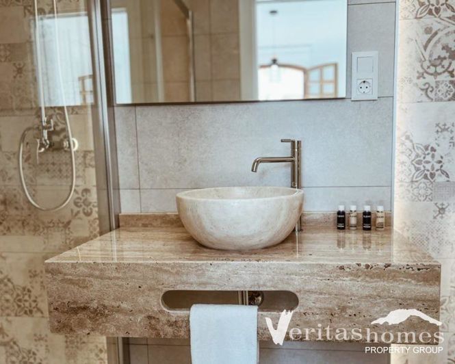 Image No.8-2 Bed Apartment for sale