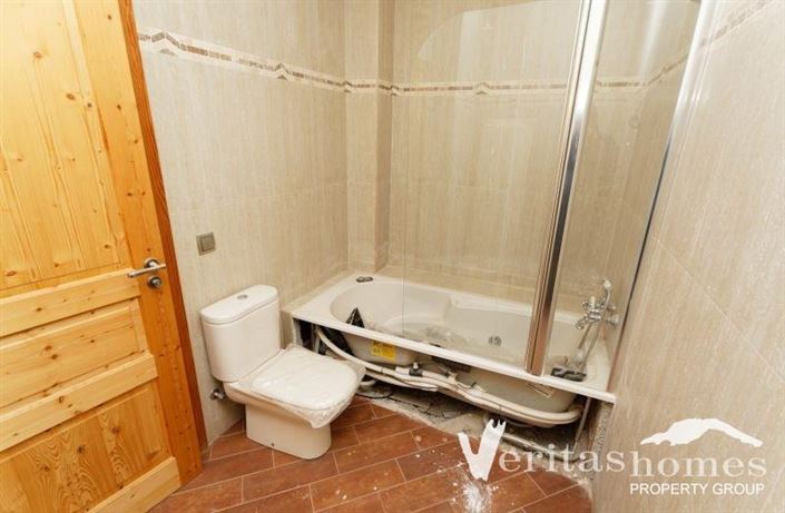 Image No.17-5 Bed Villa for sale