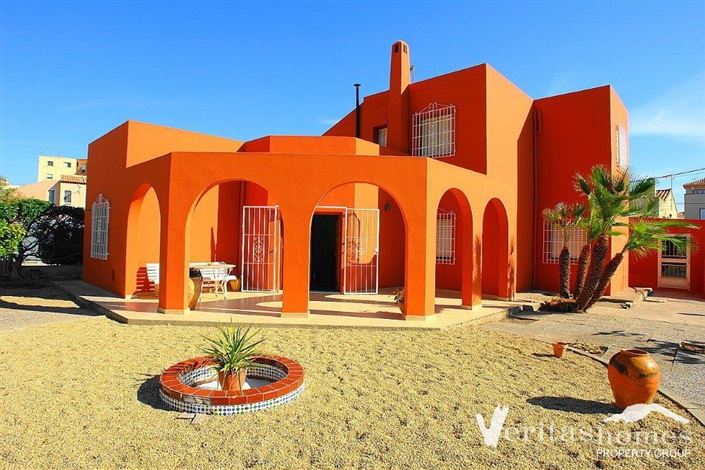 Image No.2-3 Bed Villa for sale