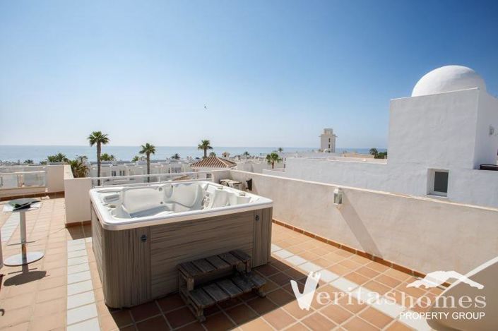 Image No.1-4 Bed Villa for sale