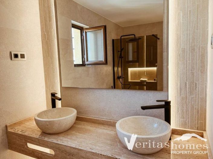 Image No.8-4 Bed Villa for sale