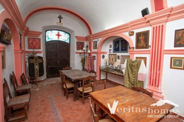 Image No.14-8 Bed Villa for sale