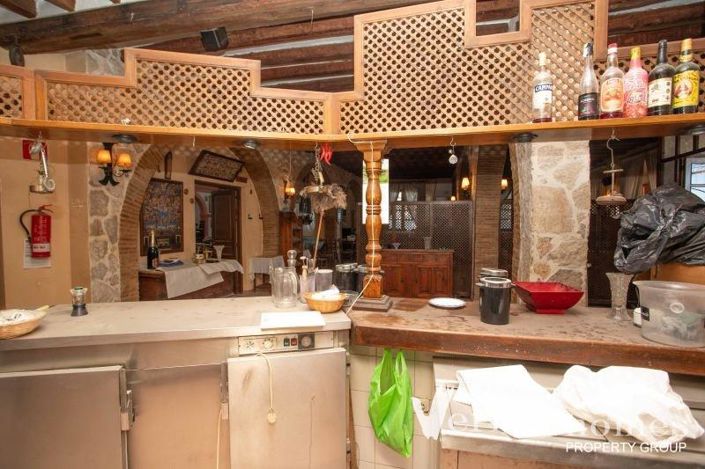 Image No.17-8 Bed Villa for sale