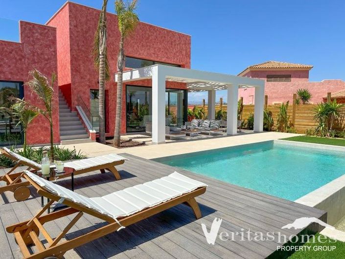 Image No.3-3 Bed Villa for sale